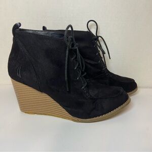 Nautica Black Suede Martingale Lace Up Stacked Wedge Heels Size 9